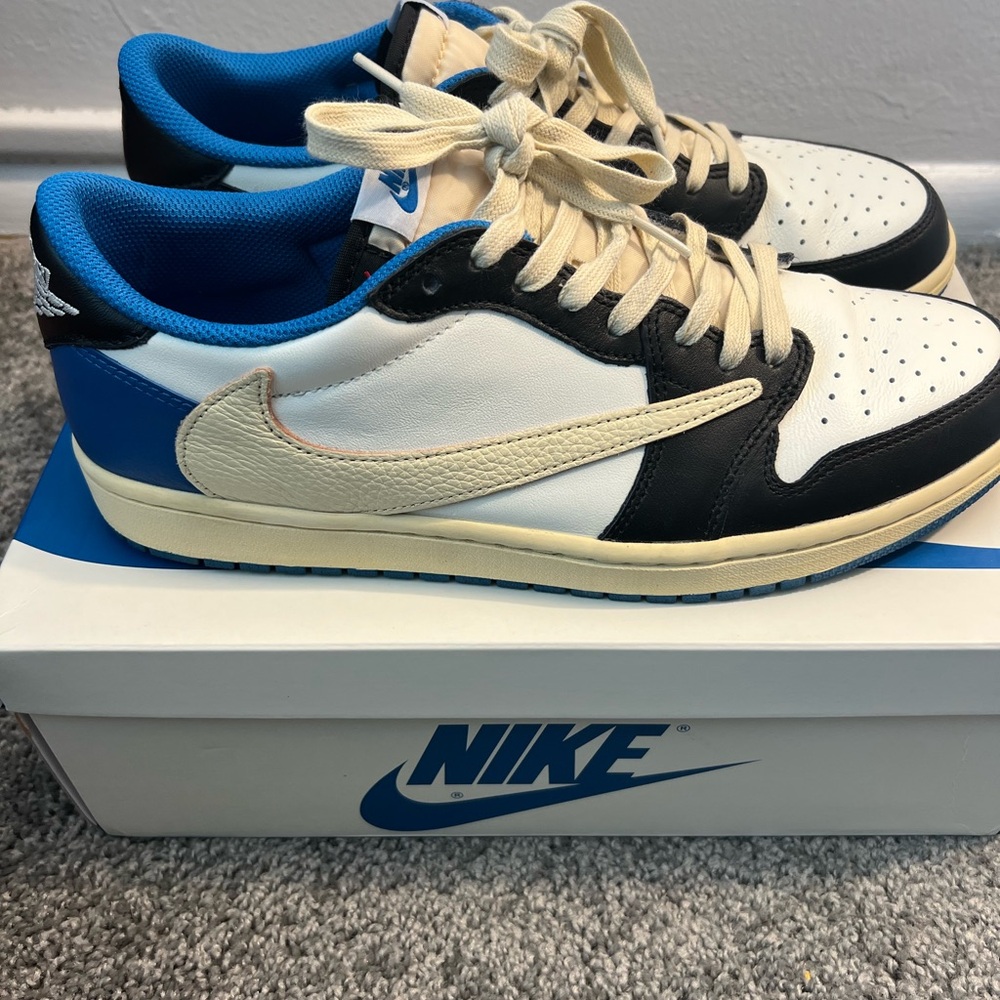 Nike Men's Black and Blue Sneakers